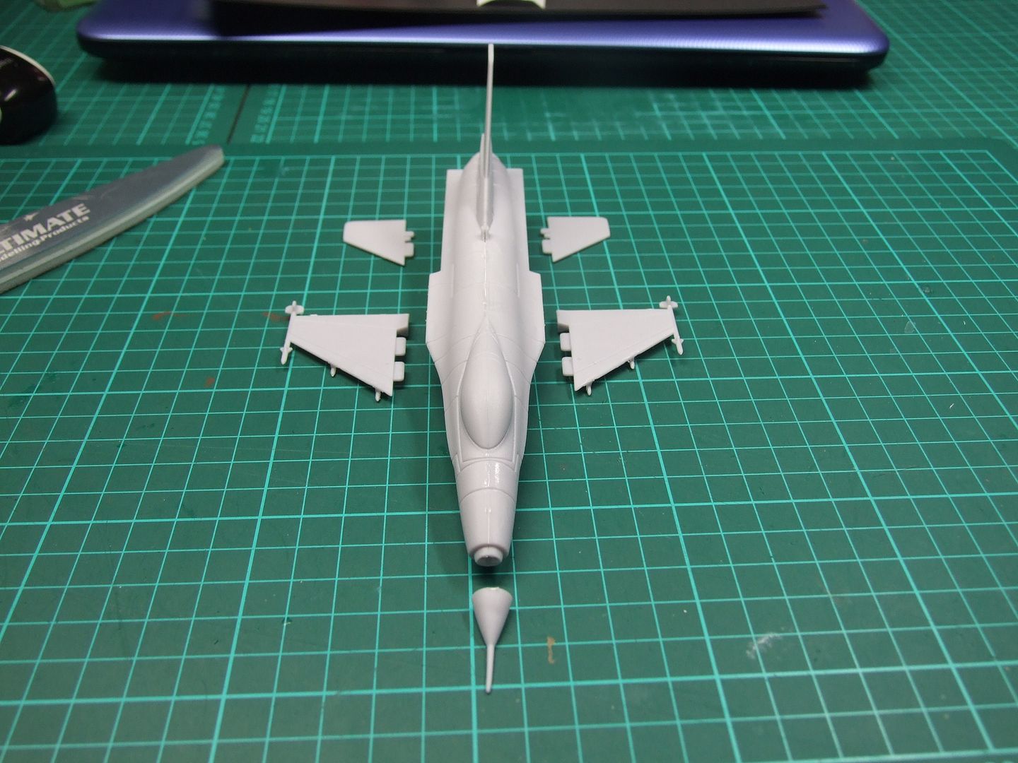 Grafix Falcon Fighter. International Scale Modeller